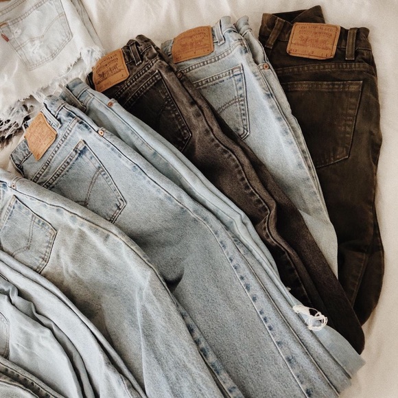 VINTAGE LEVI’S JEANS - Picture 2 of 3